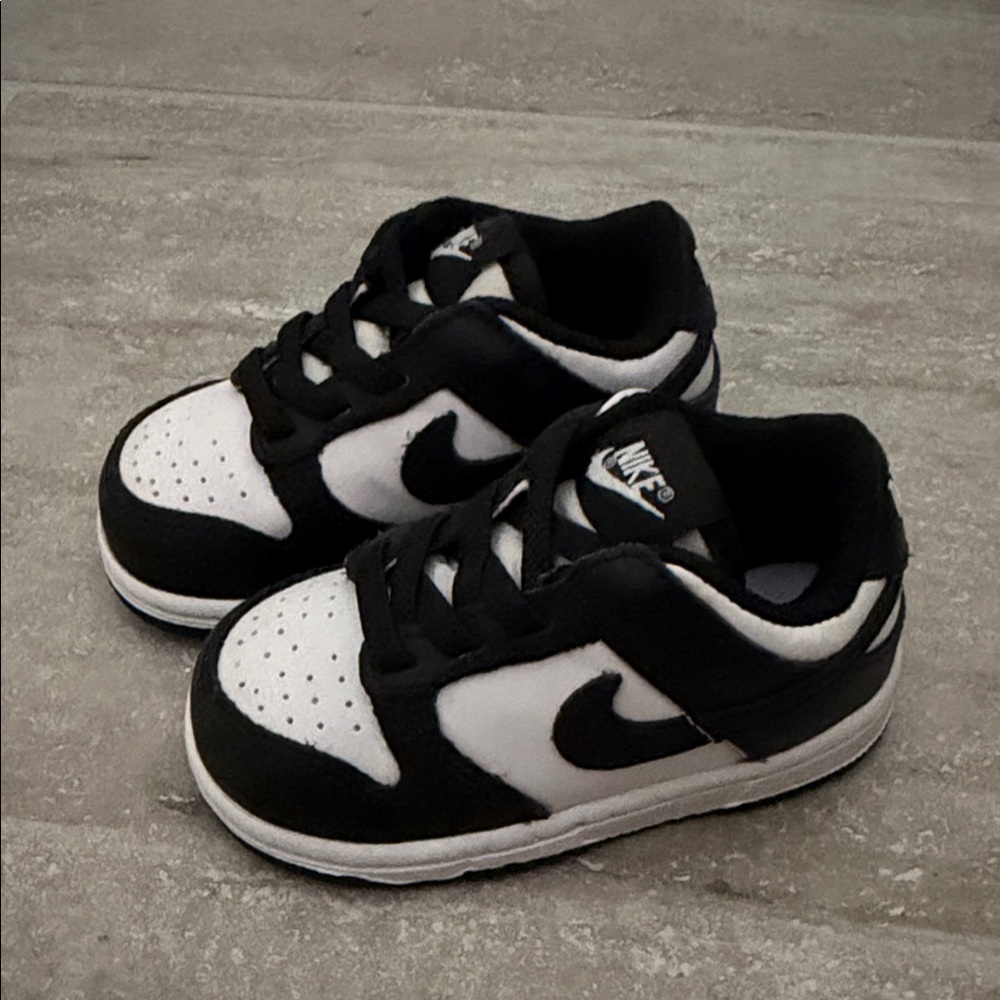 Nike Kids Black and White Sneakers